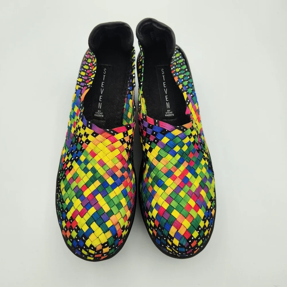 Steven Madden Women's Betsi Multicolor Stretch Woven Cushioned Wedge Shoe 7.5